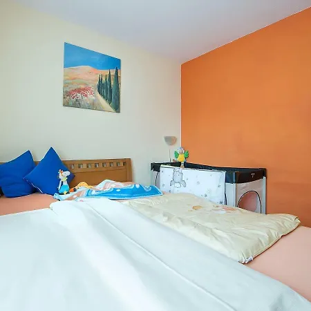 Obst- Und Gomeringer Apartman *