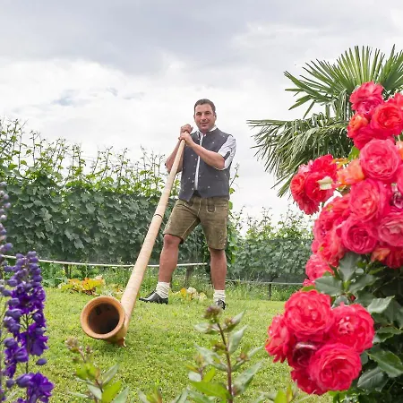 Obst- Und Gomeringer Lägenhet